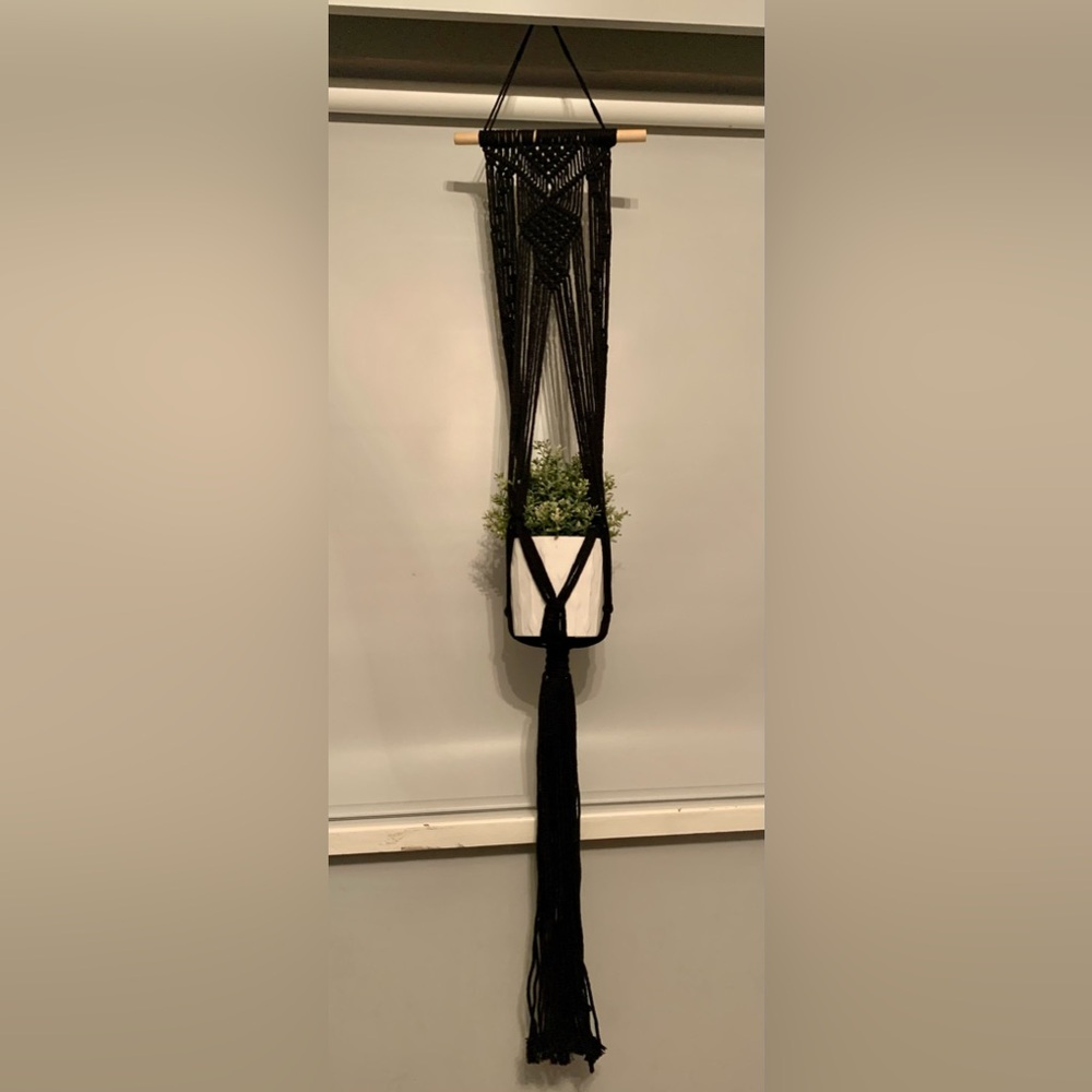 🔥 HOST PICK 🔥New Macrame Plant Hanger Wall Hanging- Black/wood. Handmade local